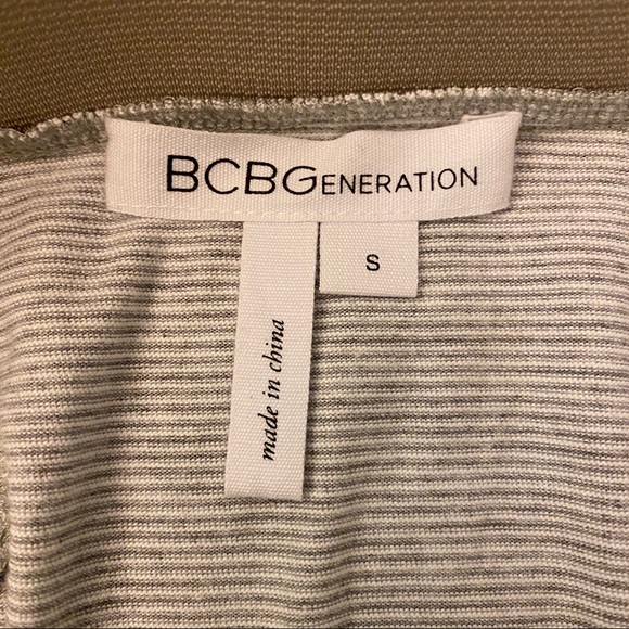 BCBG SKIRT - Picture 3 of 3